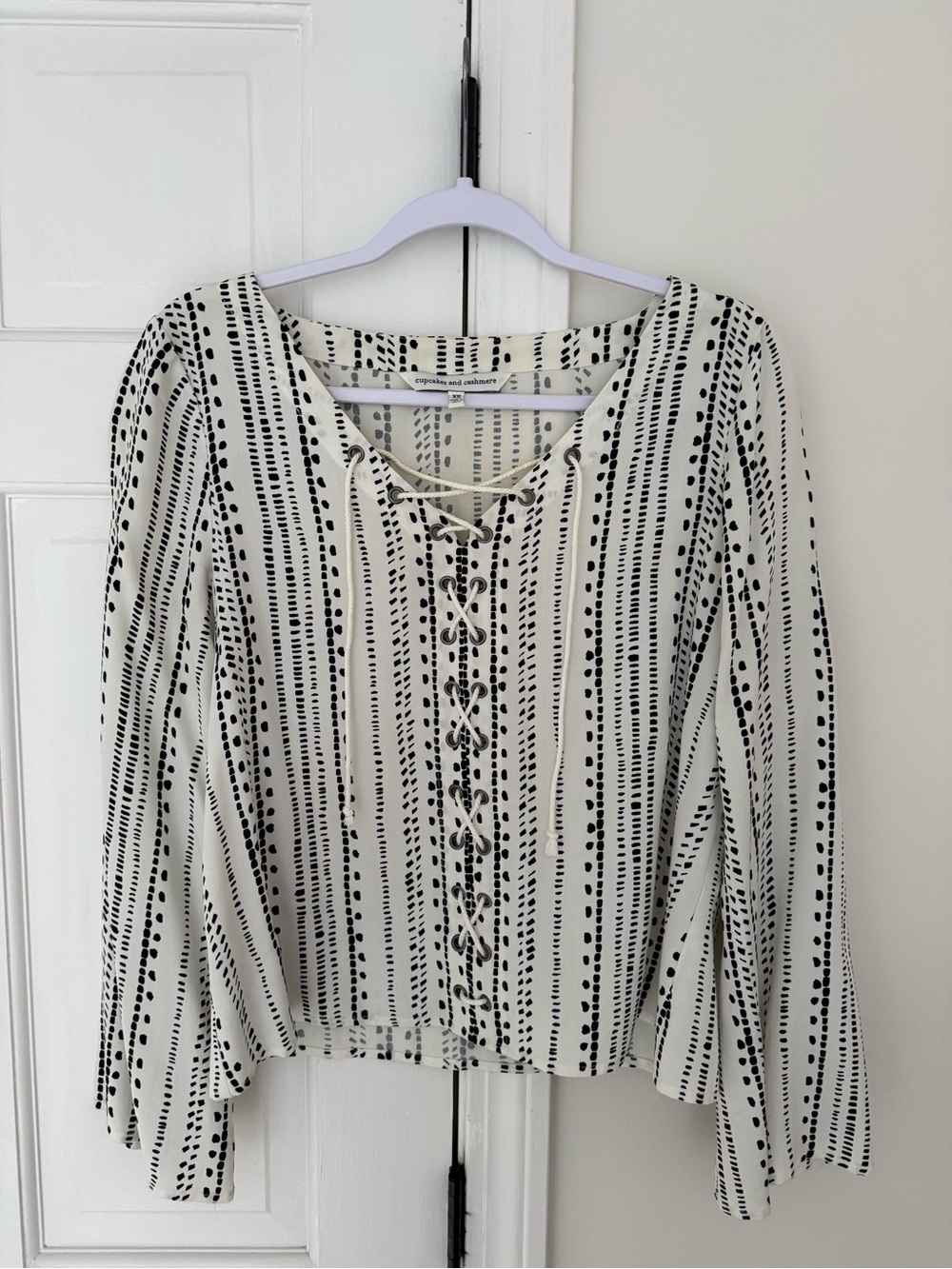cupcakes & cashmere Black and White Lace-Up Long Sleeve Top